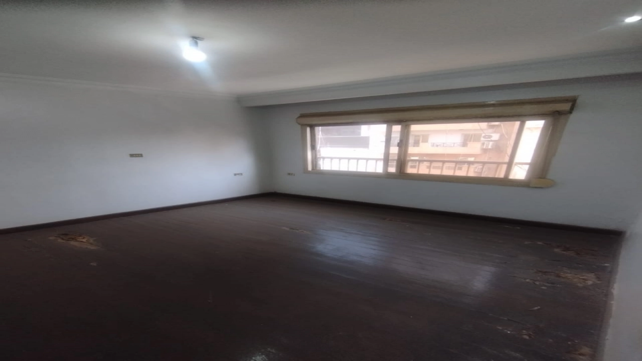 شقه للايجار في 3 شارع البطل في المهندسين