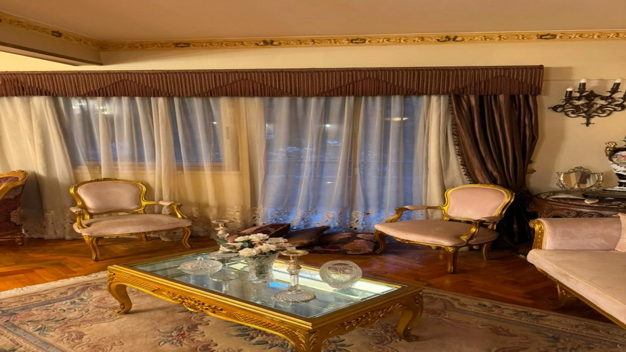 شقة للبيع في ارقي مناطق المهندسين علي الشارع الرئيسي