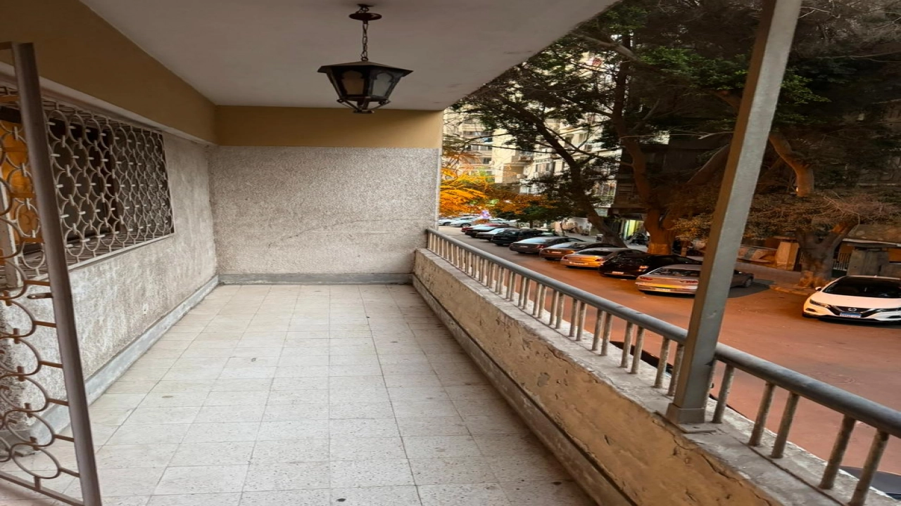 شقة للبيع في ارقي مناطق المهندسين علي الشارع الرئيسي