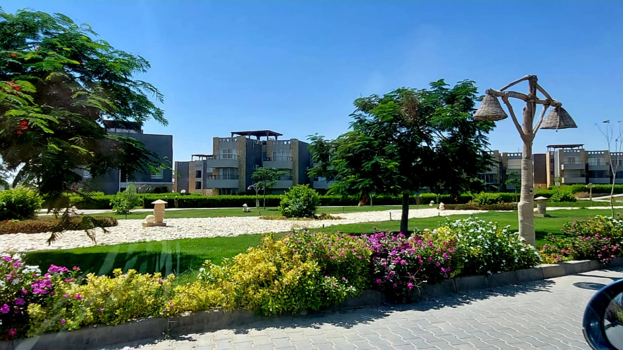 شالية للإيجار في قرية بلومار العين السخنة 2 غرف