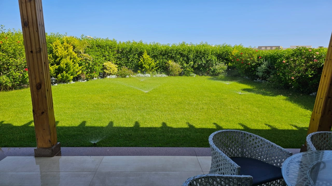 دوبلكس للايجار في امواج الدور الارضي 3غرف