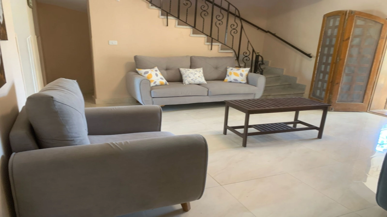 فيلا للايجار 4 غرف في مارينا الساحل الشمالي