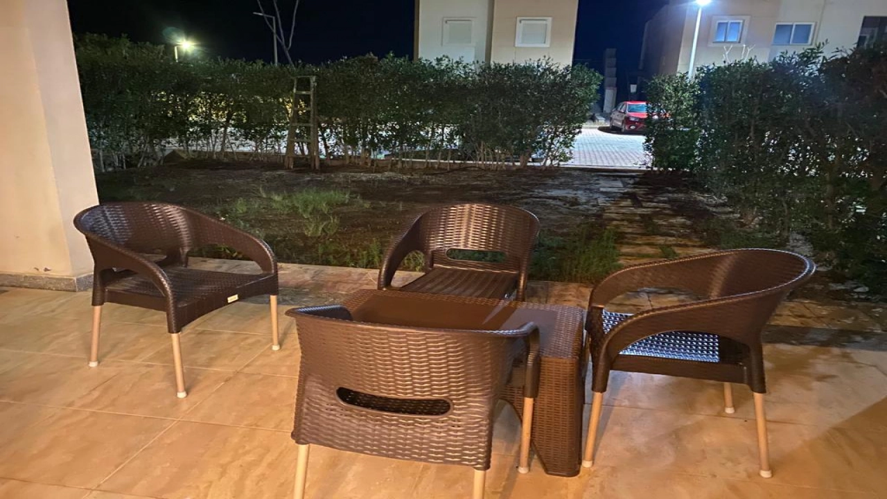 شاليه للايجار في كوان سيزر راس الحكمه ارضي 3غرف