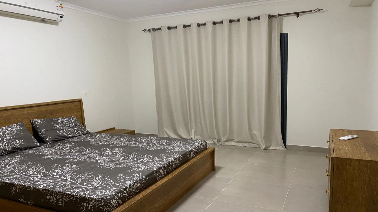 شاليه للايجار في جايا راس الحكمه ارضي 3غرف