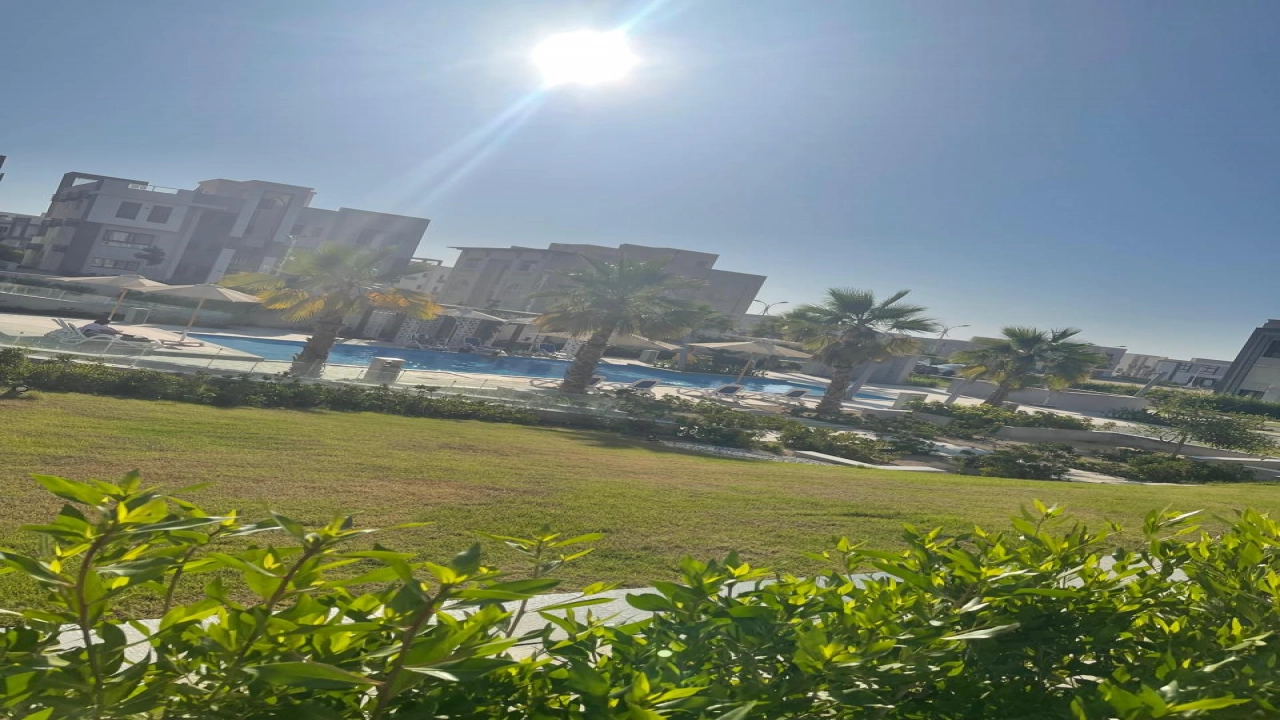 شاليه للايجار في جايا راس الحكمه ارضي 3غرف