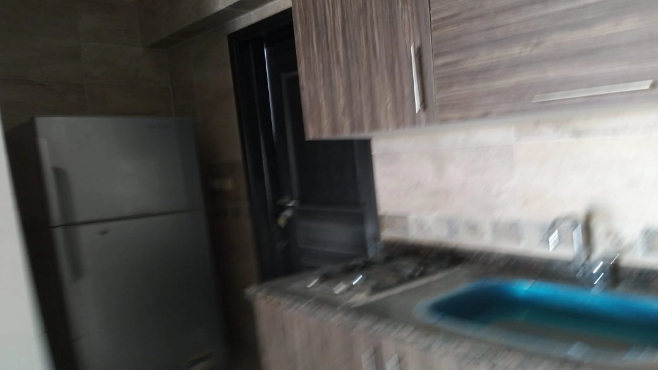 فيلا دوبلكس للايجار في تلال الساحل ارضي بجاردن 4غرف