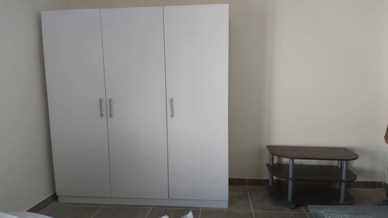 فيلا دوبلكس للايجار في تلال الساحل ارضي بجاردن 4غرف