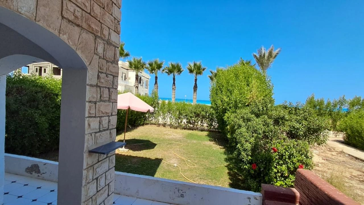 (شاليه  للايجار) بالمنطقه السادسه ياقوته بوابه 1 مارينا