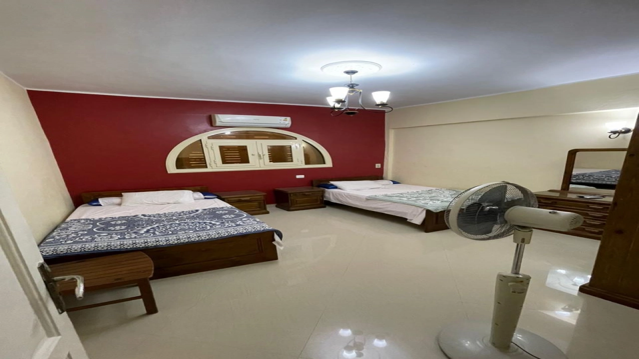 شاليه فى مارينا الايجار فى بوابه الرابعه