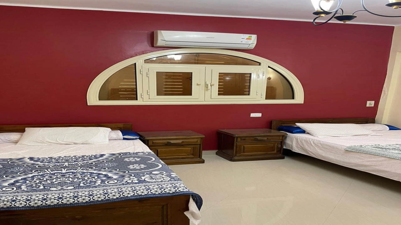 شاليه فى مارينا الايجار فى بوابه الرابعه