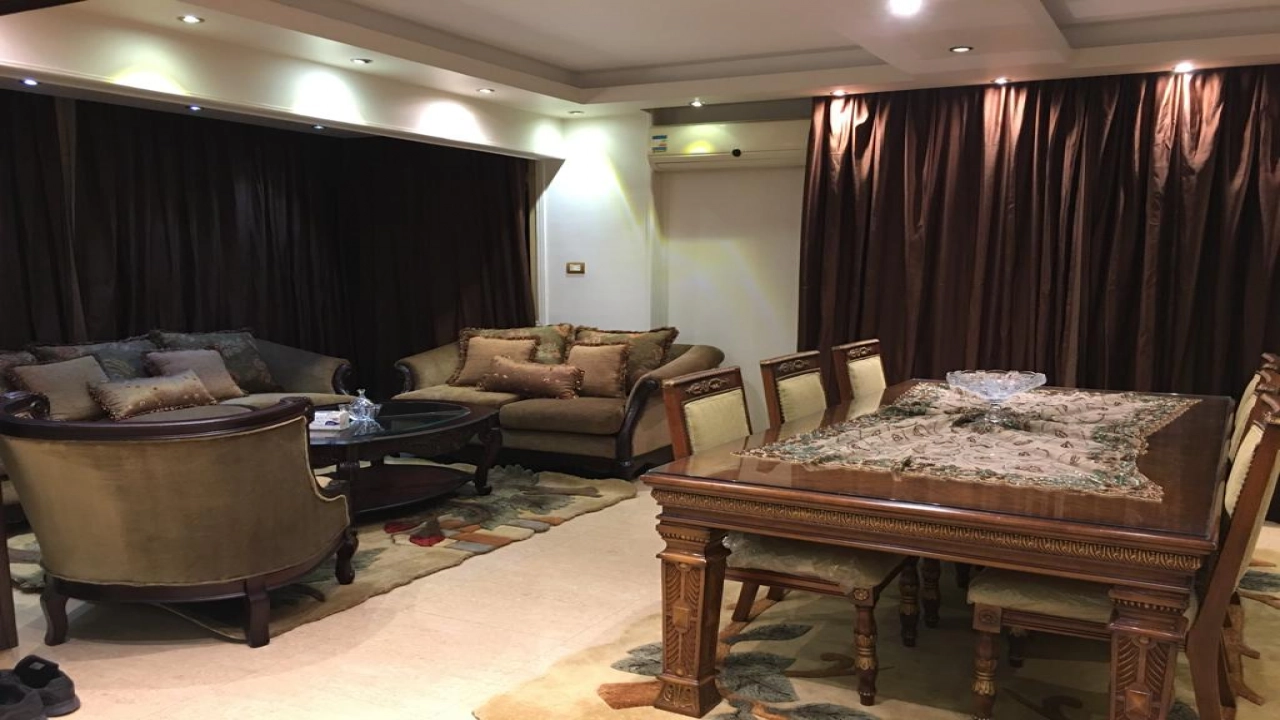 شقه  الايجار فى الدقى الجيزه