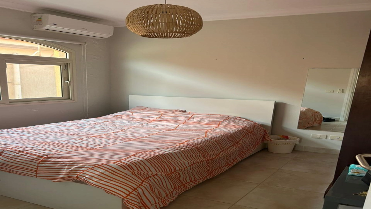 توين هاوس للبيع في تلال الساحل الشمالي ارضي 3غرف