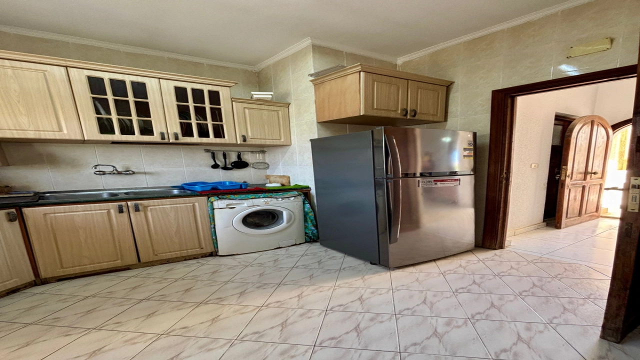 مارينا 7 قريب من البوابة