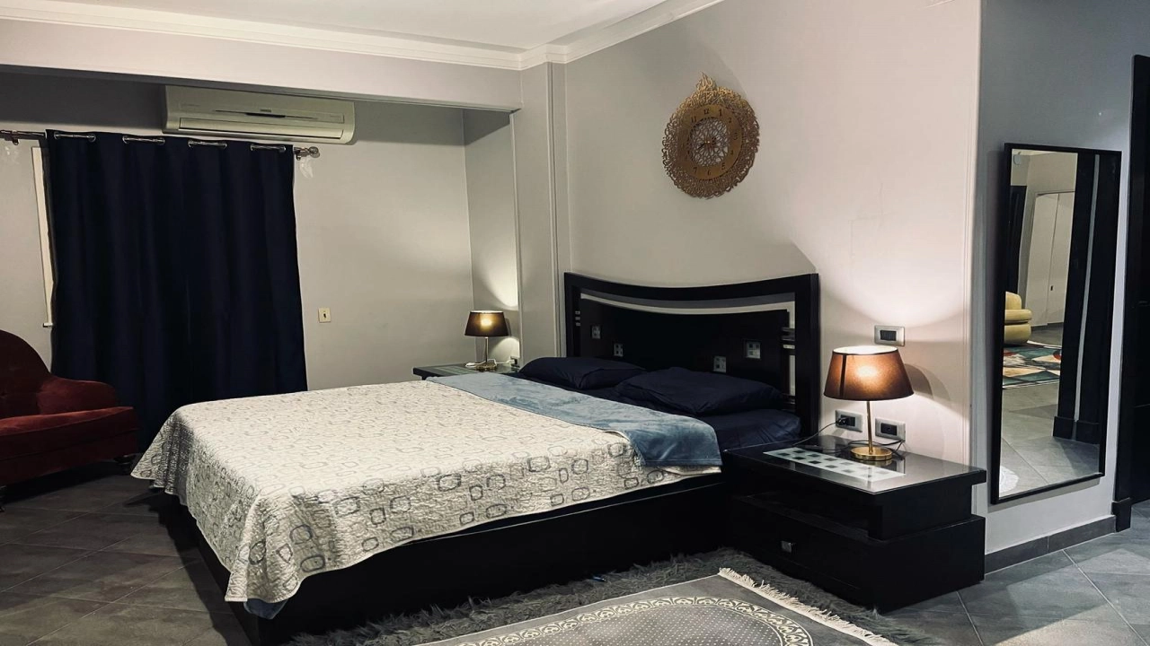 شقه للايجار بالزمالك 2 غرفه