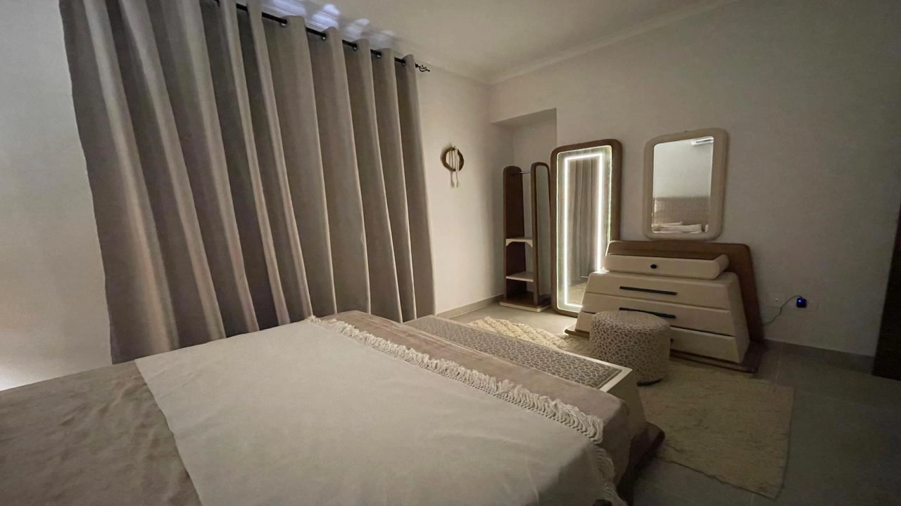 شاليه للايجار في جايا راس الحكمه غرفتين دور ارضي