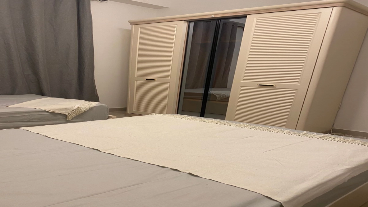 شاليه للايجار في جايا راس الحكمه غرفتين دور ارضي