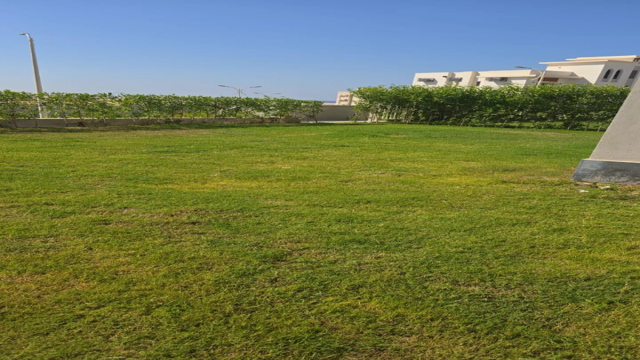 شاليه للايجار في جايا راس الحكمه ارضي بجاردن غرفتين