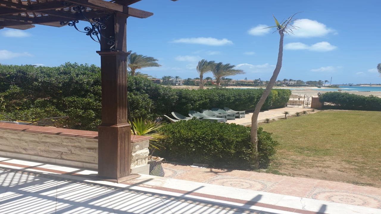 فيلا للايجار فى مارينا 4  (الساحل الشمالى )