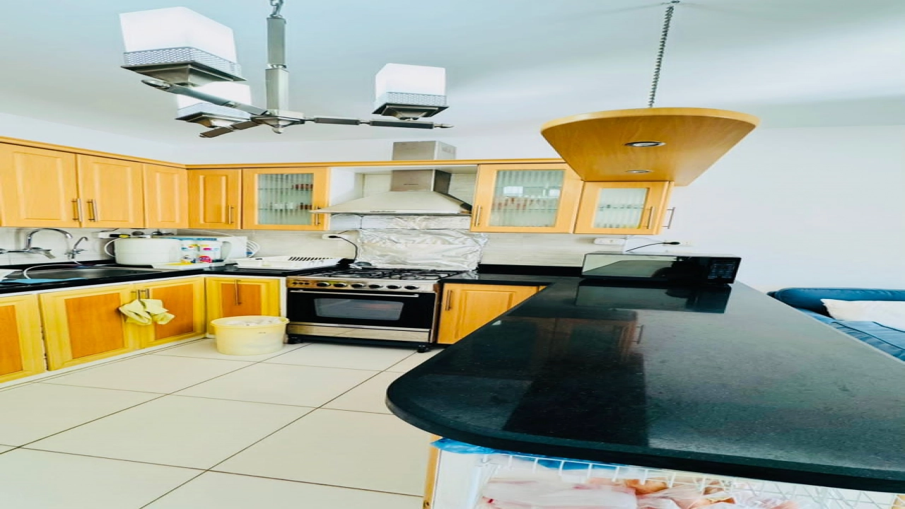 شاليه ( للبيع ) في امواج