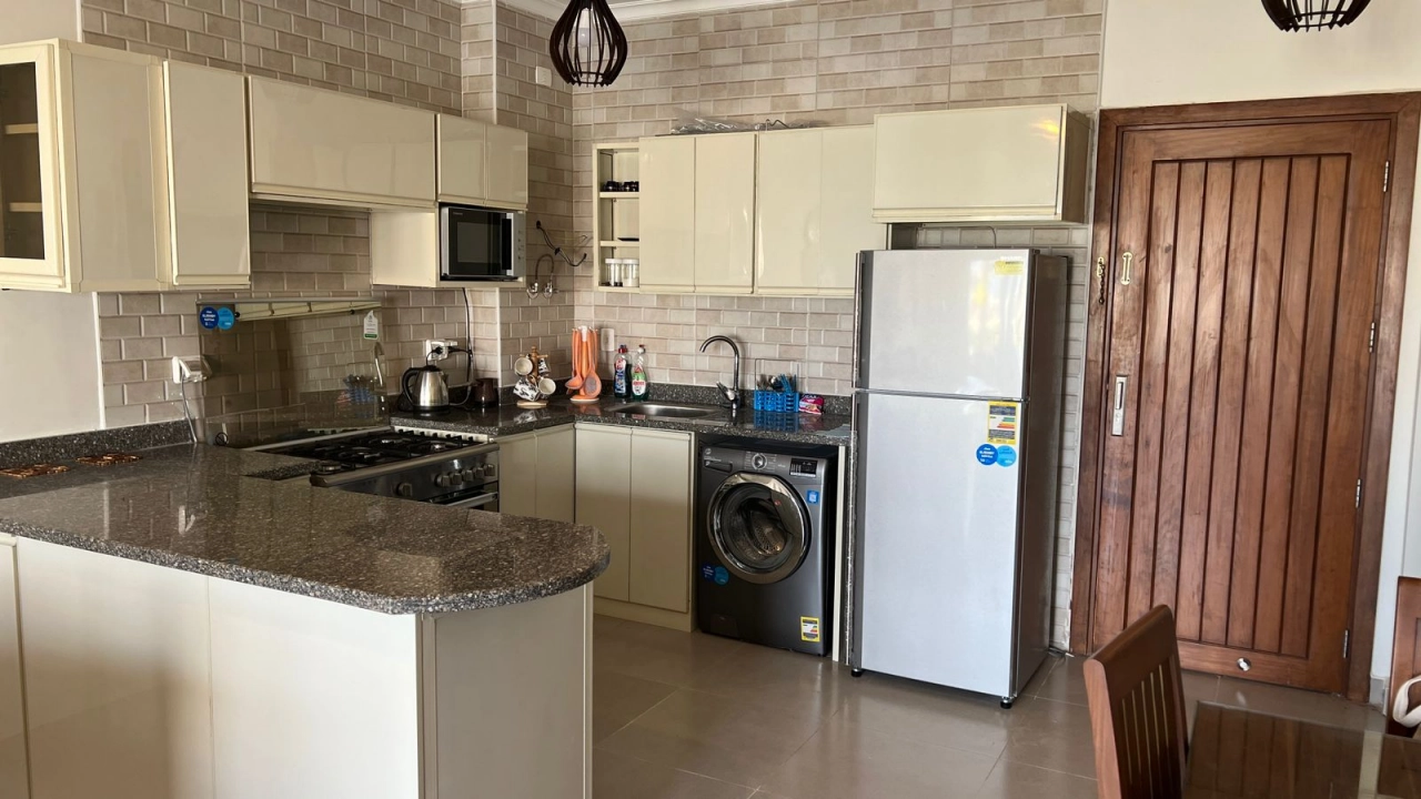 شاليه للايجار في جايا راس الحكمة ارضي بجاردن غرفتين