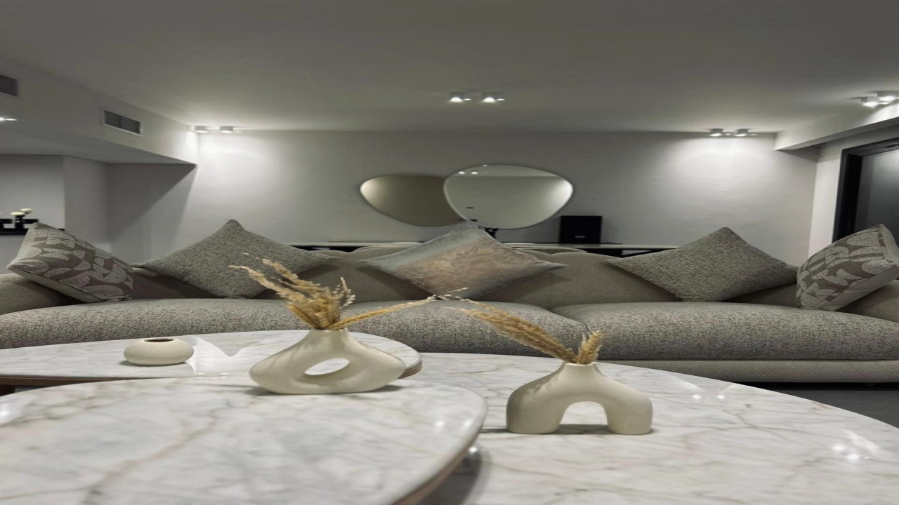 فيلا للايجار في بلايا راس الحكمة ارضي 4غرف