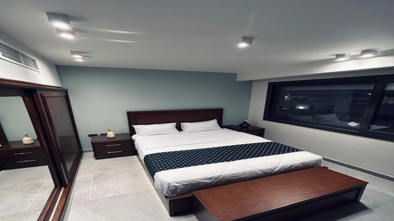 فيلا للايجار في بلايا راس الحكمة ارضي 4غرف