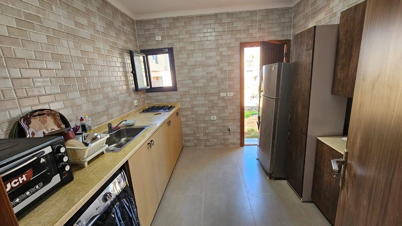 فيلا توين للايجار في جايا راس الحكمة ارضي بجاردن 6غرف