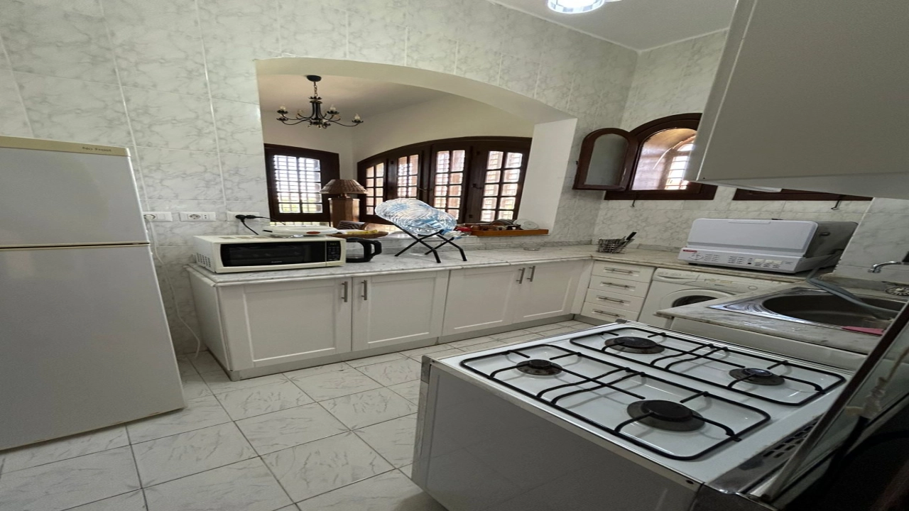 فيلا في الساحل الشمالي_ للايجار_ بمارينا 5 3غرف