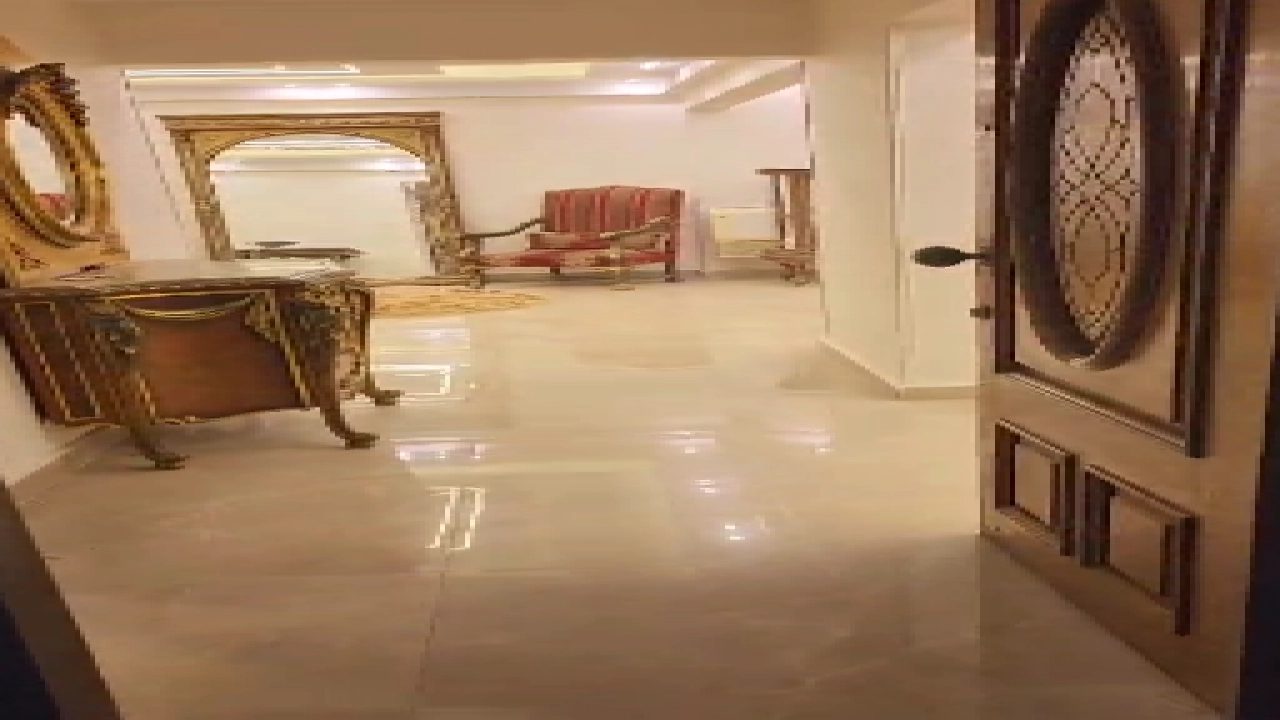 شقه  مفروشة للايجار مكونة من 3 غرف نوم 2 حمام وريسبشن 3 قطع  ومطبخ مجهز بالكامل