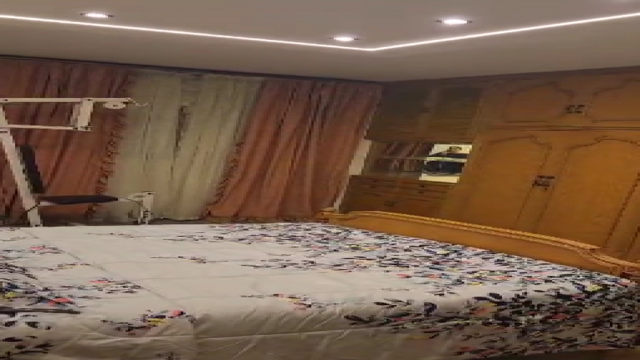 شقه  مفروشة للايجار مكونة من 3 غرف نوم 2 حمام وريسبشن 3 قطع  ومطبخ مجهز بالكامل