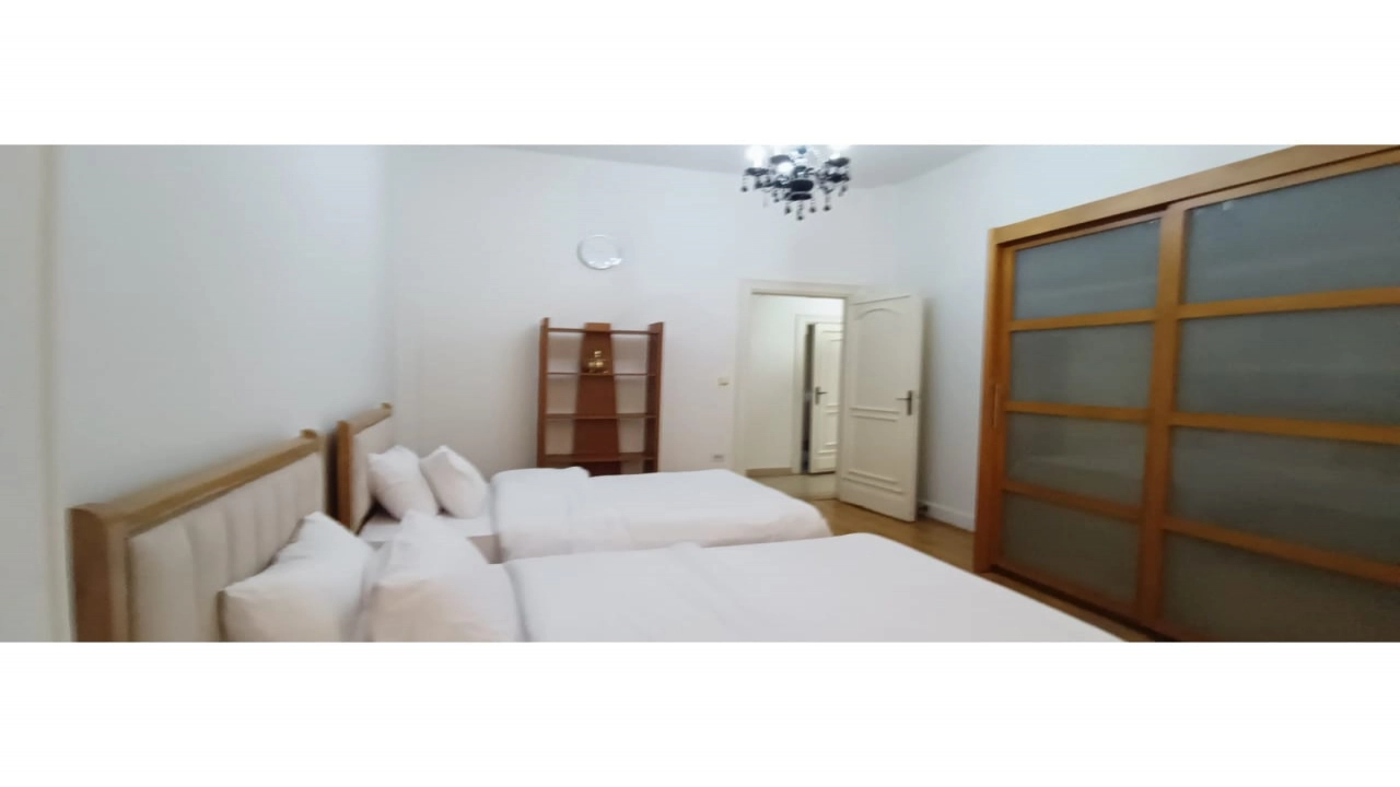 شقة للاجار مفروشة في الزمالك  مكونة من 3 غرفة وريسبشن 3 قطع ومطبخ كبير و2 حمام