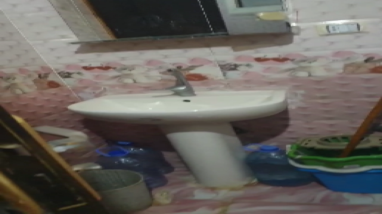 شقة  مفروشة للبيع مكونة من 3 غرف نوم و 2 حمام وصاله ومطبخ