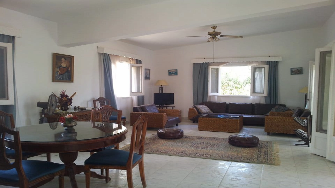 فيلا للايجار في قريه ديبلو 3 في سيدي عبد الرحمن الساحل الشمالي