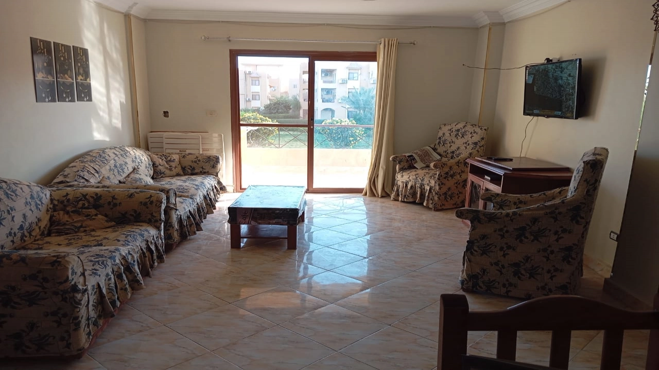 الشالية للايجار في قريه اكواريوس العين السخنه