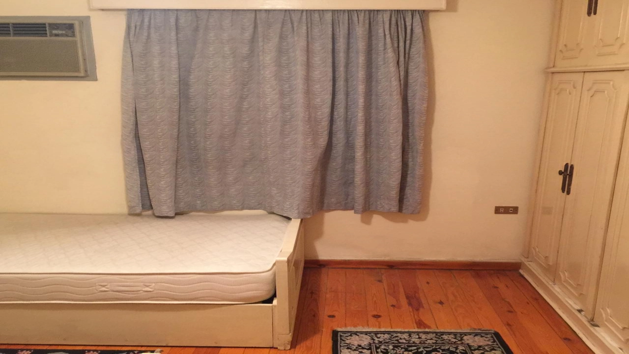 شقة مفروشة للايجار مكونة من 2 غرف نوم  و2 حمام وريسبشن  في مصر الجديدة  وقريبة من كل الخدمات