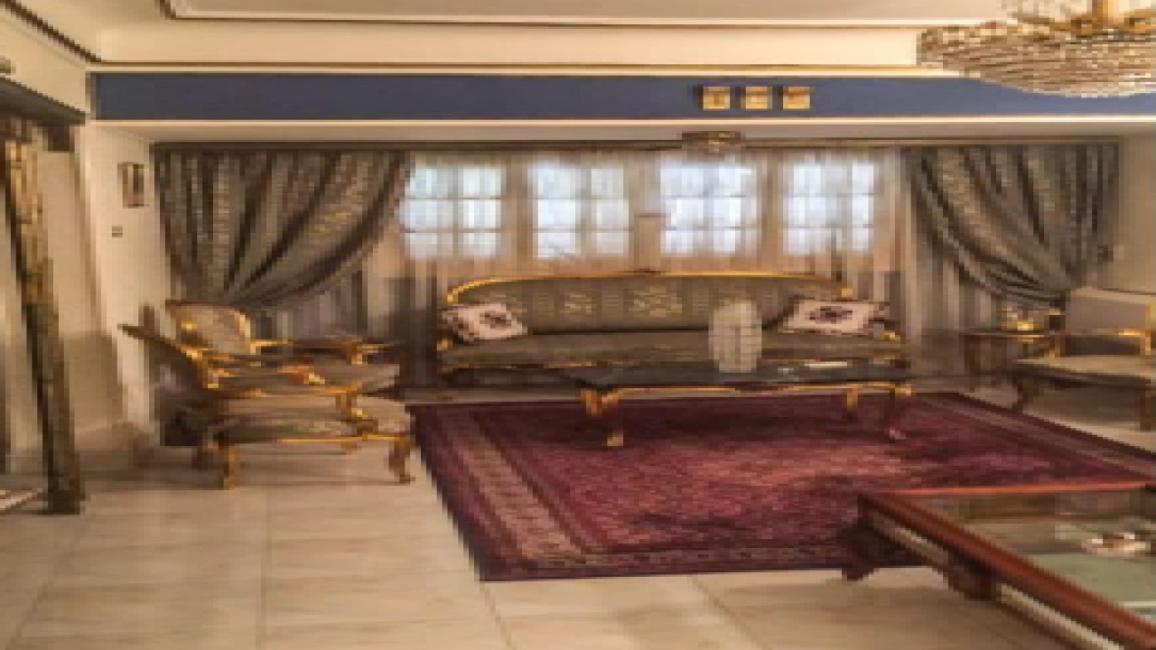 شقة مفروشة للايجار مكونة من 2 غرف نوم  و2 حمام وريسبشن  في مصر الجديدة  وقريبة من كل الخدمات