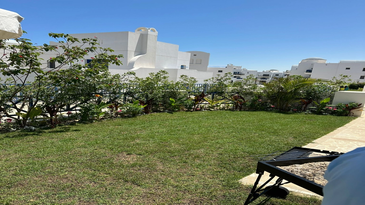 فيلا للايجار في مراسي جريك 4 غرف