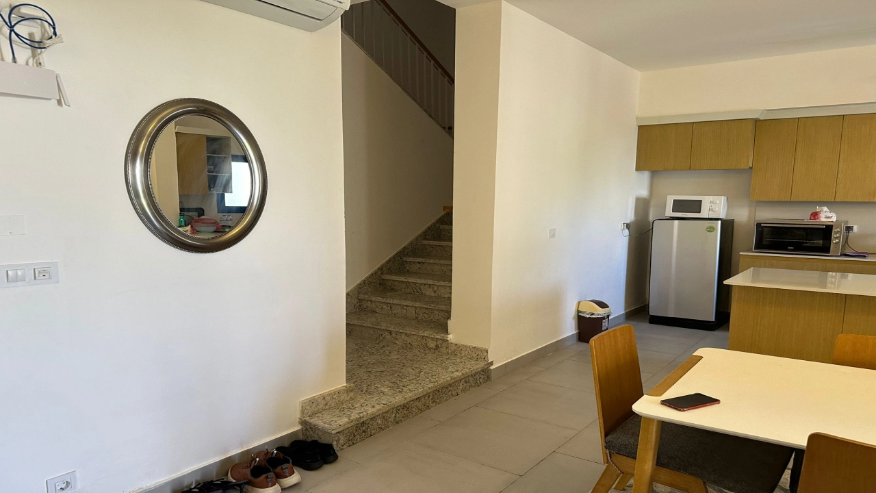 فيلا للايجار في مراسي جريك 4 غرف