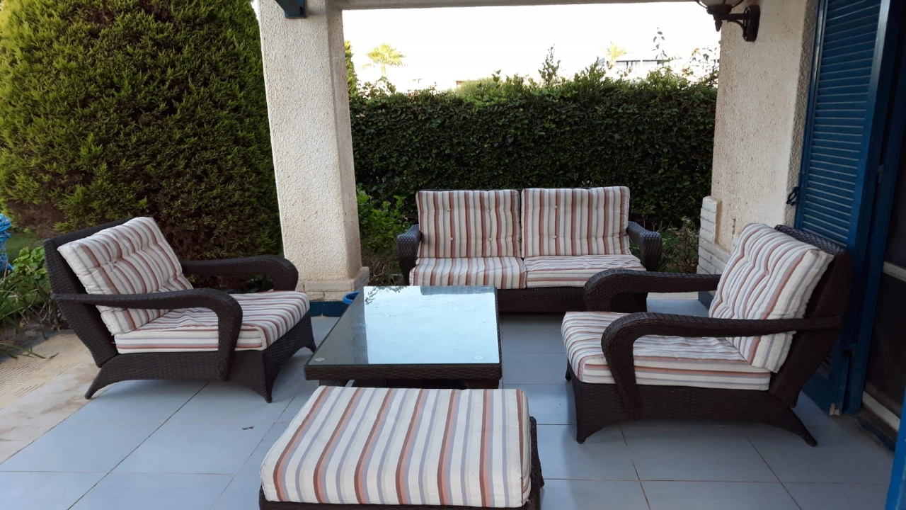 شاليه للايجار بقريه مينا غرفتين