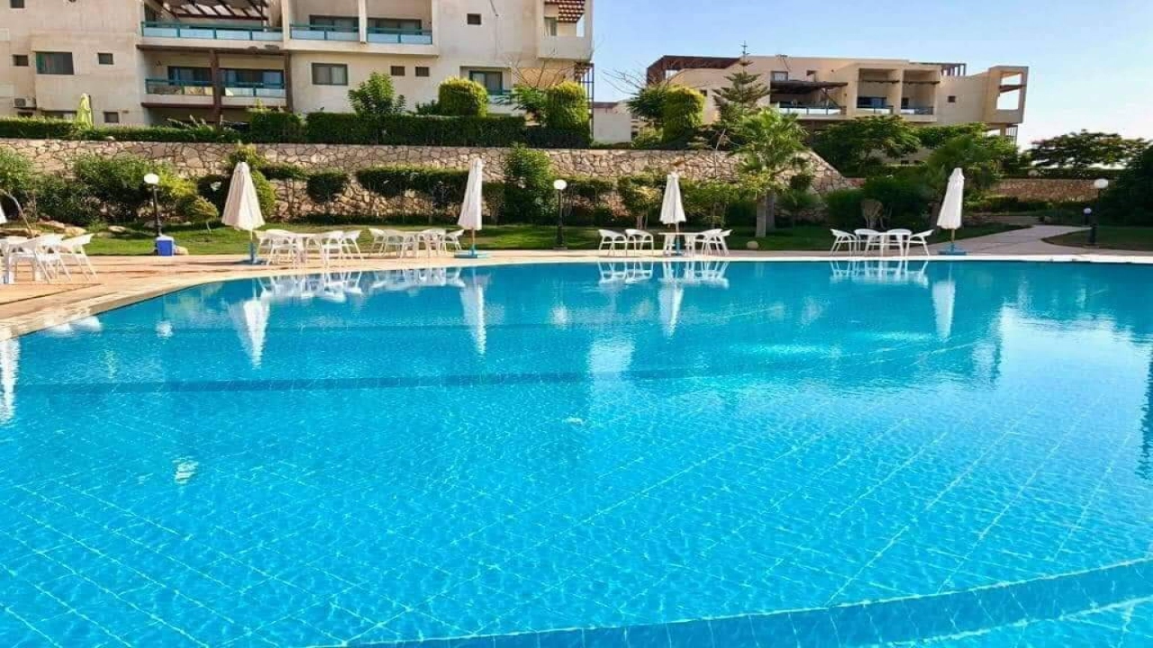 شاليه للايجار بقريه مينا غرفتين