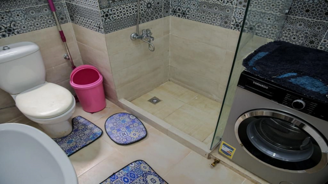 شاليه للايجار في قريه مينا4 3 غرف ارضي بجاردن