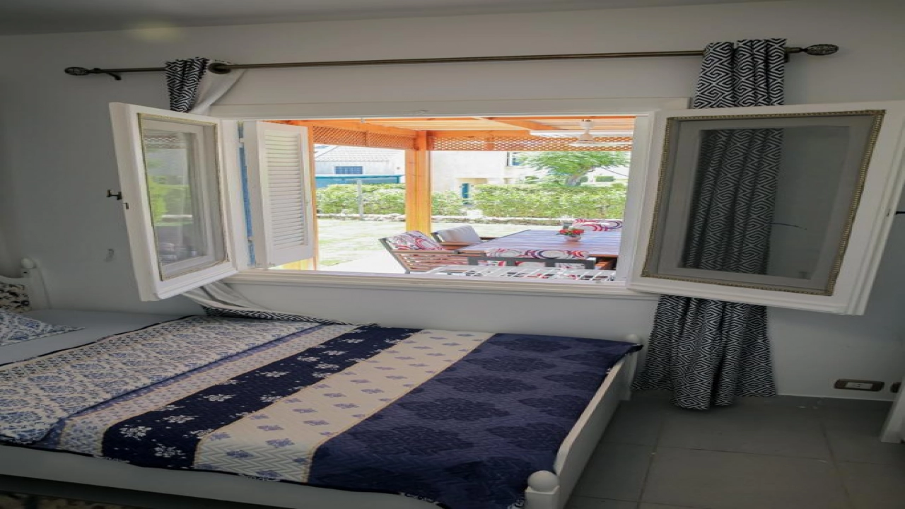 شاليه للايجار في قريه مينا4 3 غرف ارضي بجاردن