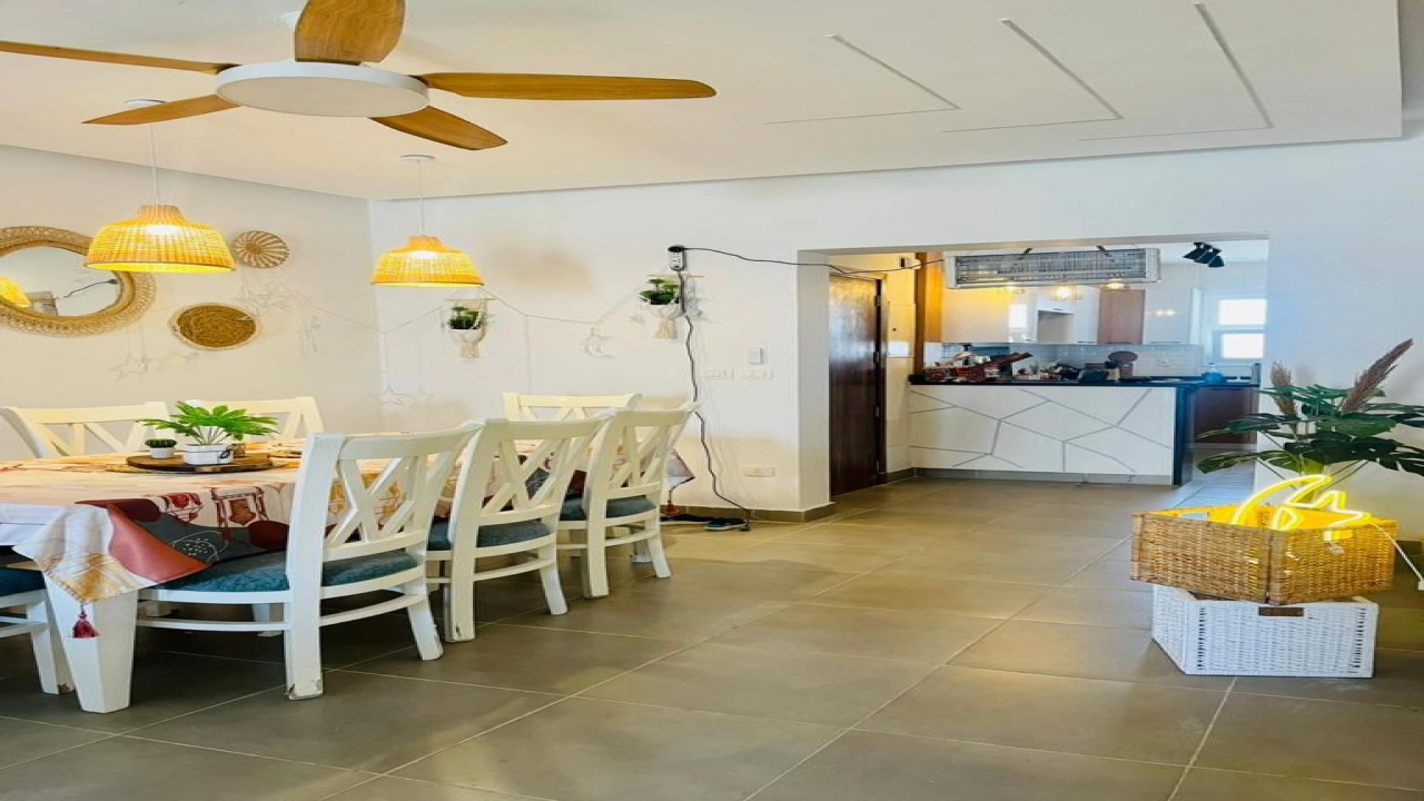 شاليه للإيجار في قرية امواج الساحل الشمالي سيدي عبد الرحمن 3 غرف