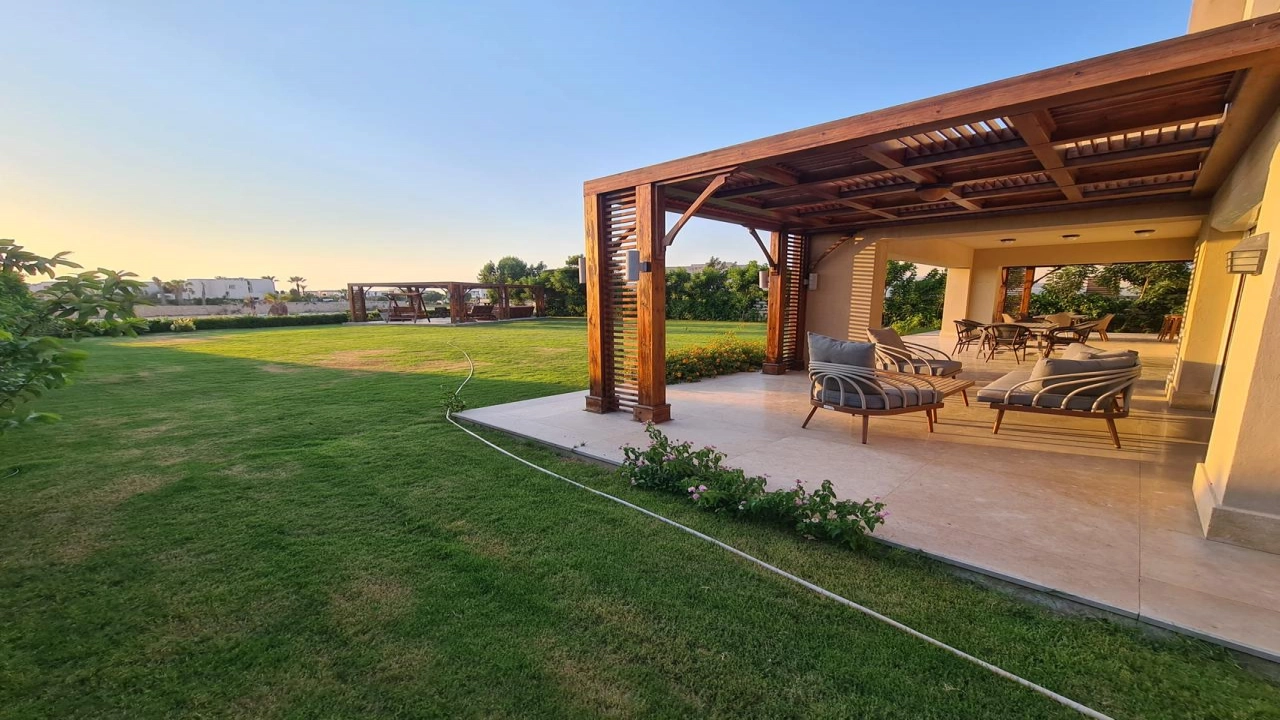 فيلا للايجار صف اول لاجون 5 غرف في هاسيندا باي