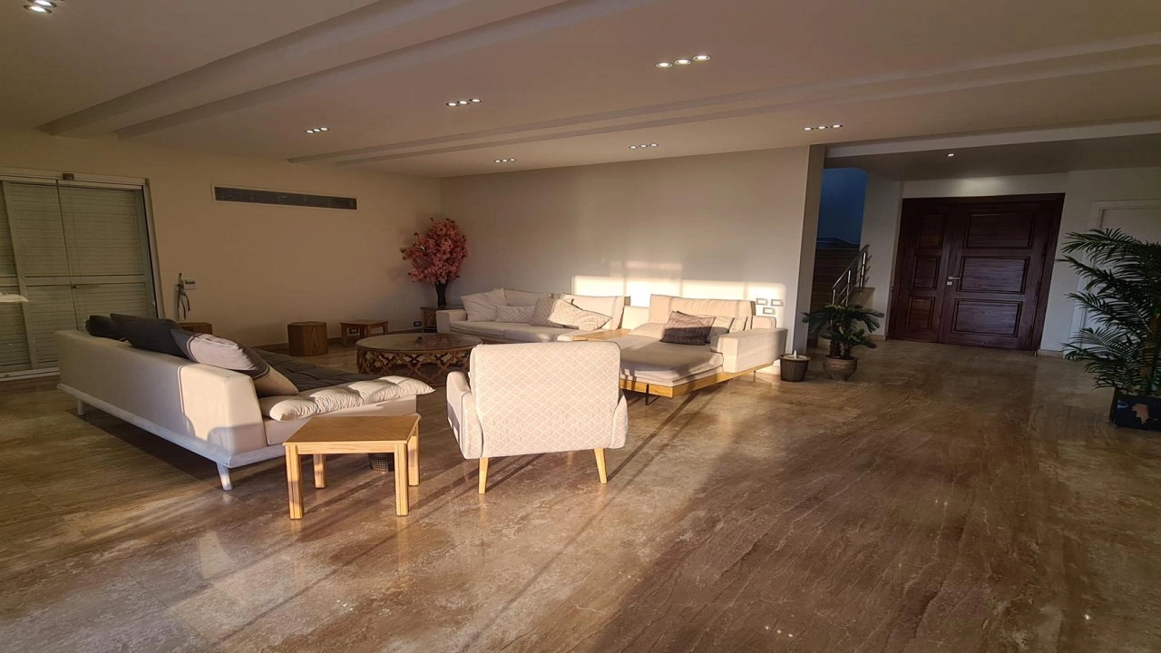 فيلا للايجار صف اول لاجون 5 غرف في هاسيندا باي