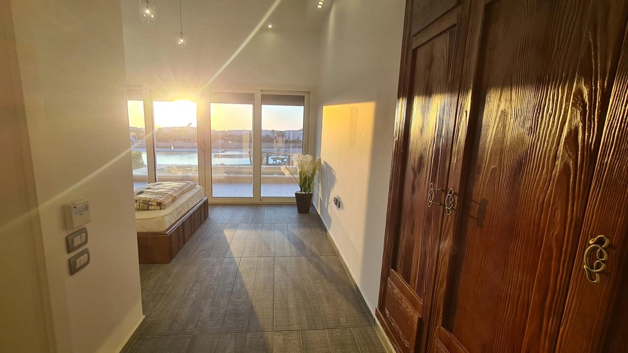 فيلا للايجار صف اول لاجون 5 غرف في هاسيندا باي