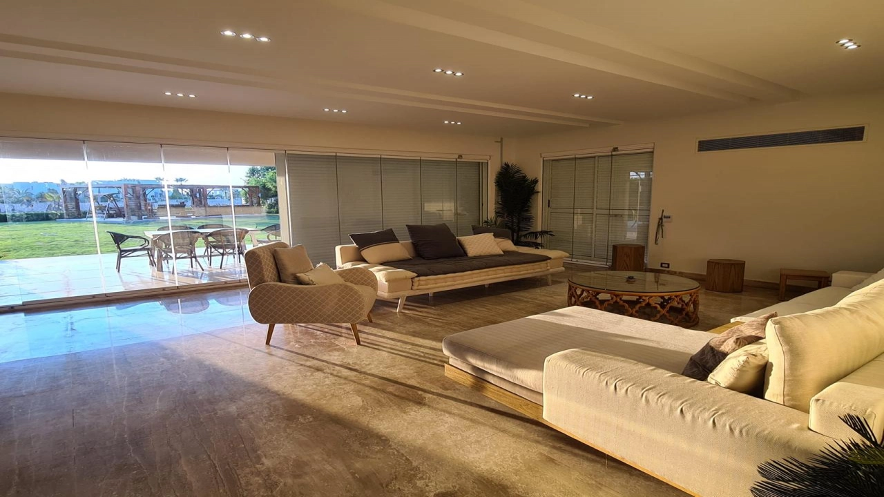 فيلا للايجار صف اول لاجون 5 غرف في هاسيندا باي