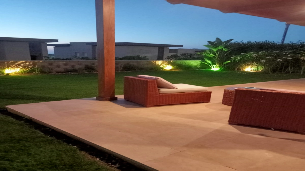 شاليه للايجار في صوان ليك راس الحكمه ارضي بجاردن 3 غرف