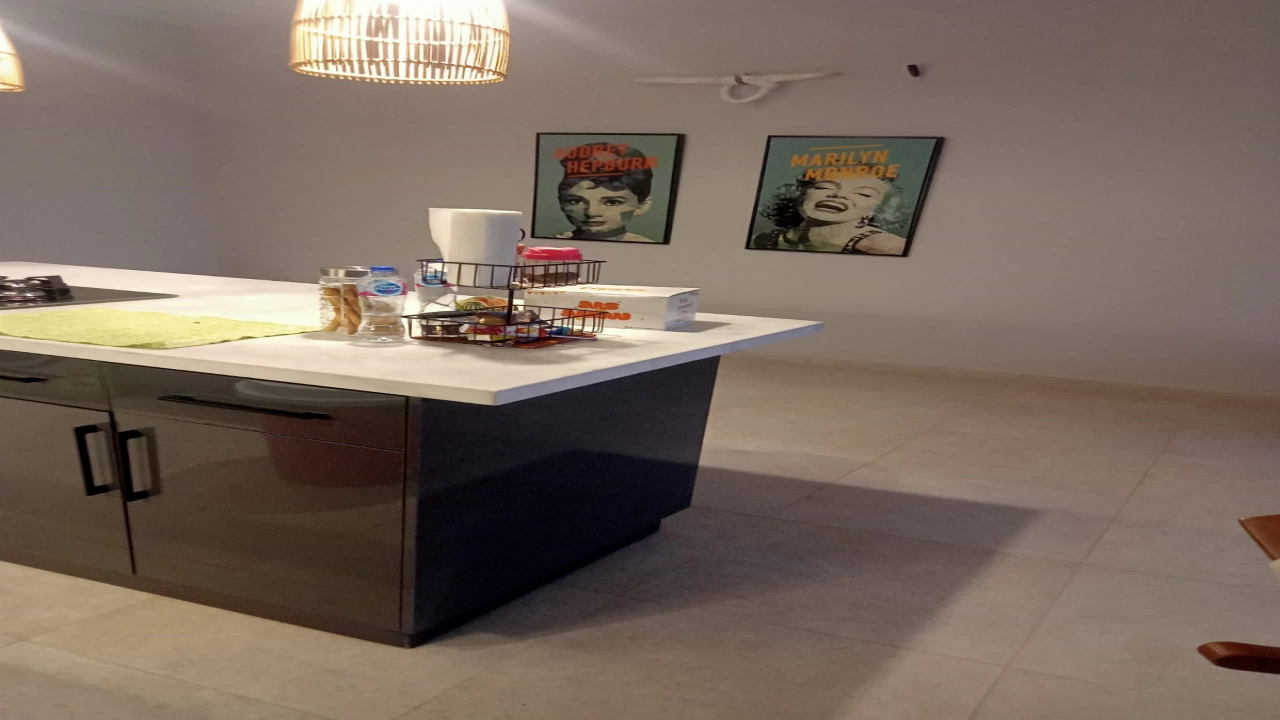 شاليه للايجار في صوان ليك راس الحكمه ارضي بجاردن 3 غرف