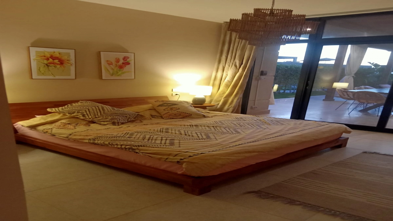 شاليه للايجار في صوان ليك راس الحكمه ارضي بجاردن 3 غرف